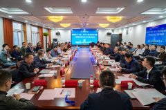 结合专家组组长蒋礼引见了工程教育认证